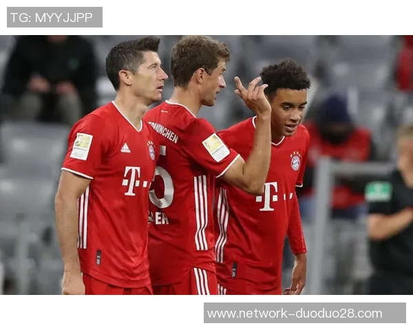 巴萨与拜仁半场较量精彩纷呈谁能在下半场逆转局势