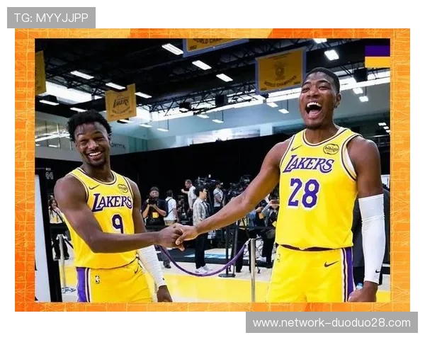 湖人队迎关键赛季调整 球队新援能否带来翻盘机会